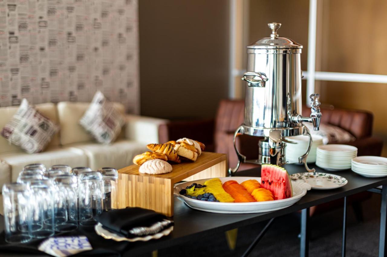 Novotel Mexico City Toreo Екстер'єр фото